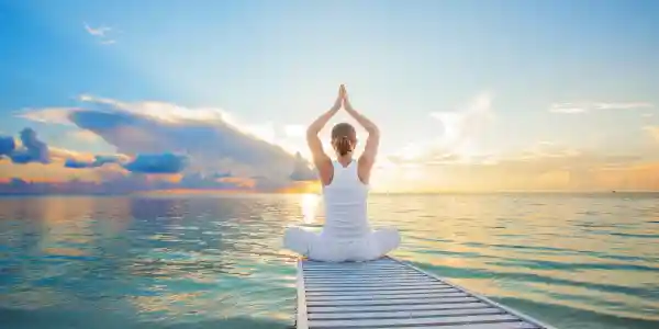 Quiet wellness retreat scene